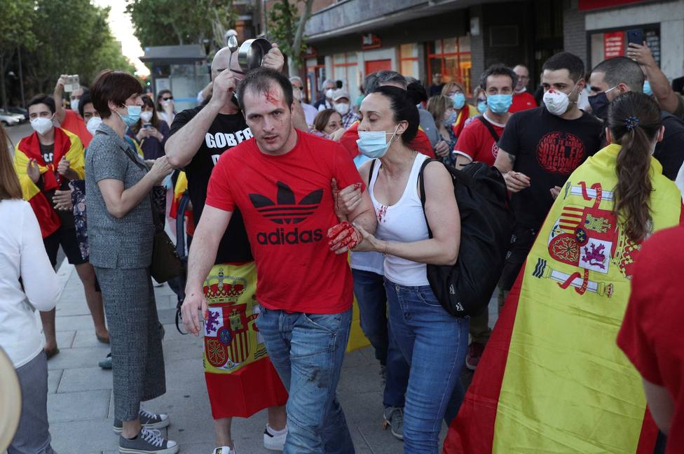 Un herido durante las protestas contra el Gobierno en Madrid