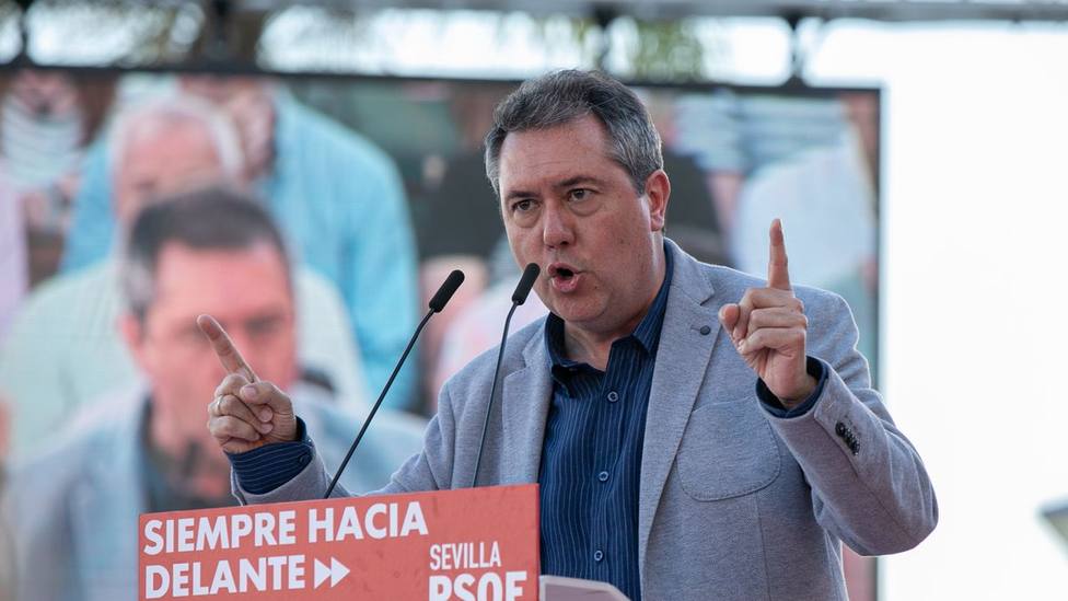 Juan Espadas, el favorito de Ferraz que se enfrenta a Susana Díaz en las primarias del PSOE andaluz
