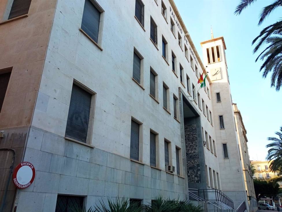 Condenado en Almería a 12 años y medio de prisión por violar a una mujer a la que amenazó con una navaja