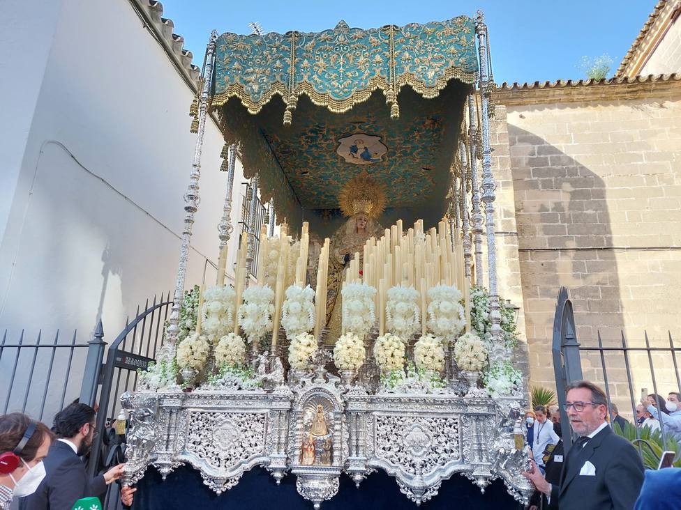 Miércoles Santo en Jerez: lo cofrade se impone al fin bajo el sol radiante y las noches plácidas