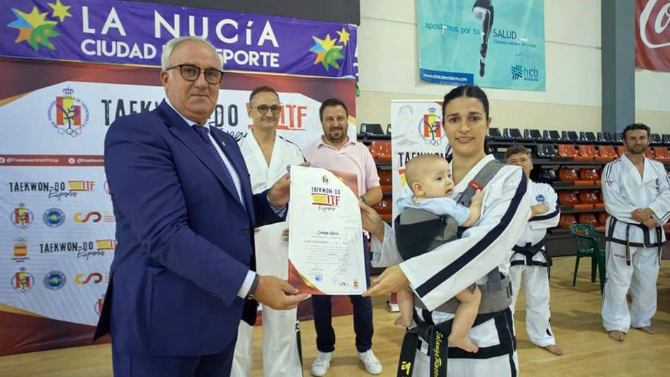 La internacional motrileña Solange Rocca consigue la graduación V Dan de taekwondo