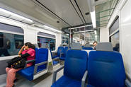 Se sube al metro de Barcelona y lo que ocurre cuando intenta sentarse hace que denuncie: "Obsceno"