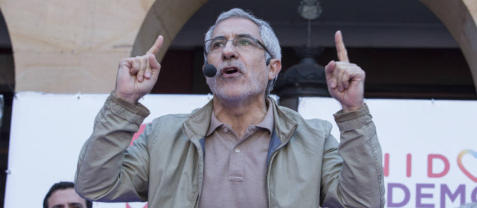 Gaspar Llamazares durante un mitin en Gijón en la campaña electoral. IU