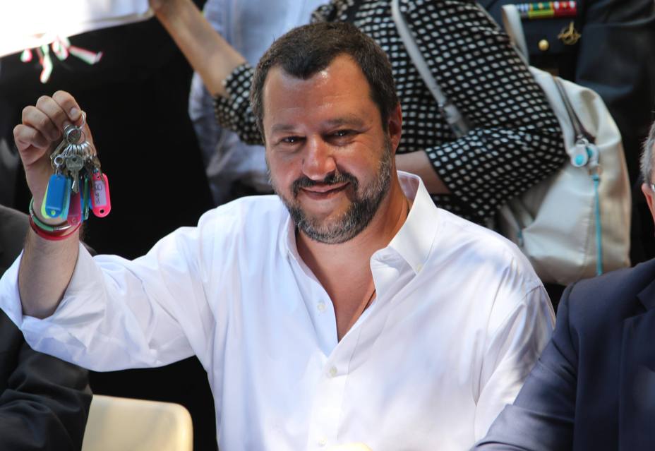 Salvini permitirá atracar al barco en italia solo si los inmigrantes son reubicados por Europa