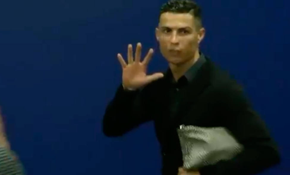 El gesto de Cristiano al marcharse del Metropolitano: Yo tengo cinco Champions y el Atleti, cero
