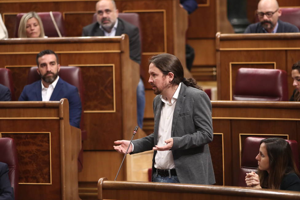 Iglesias anuncia que comunicará al Rey su abstención si no alcanza un acuerdo con el PSOE para la investidura de Sánchez