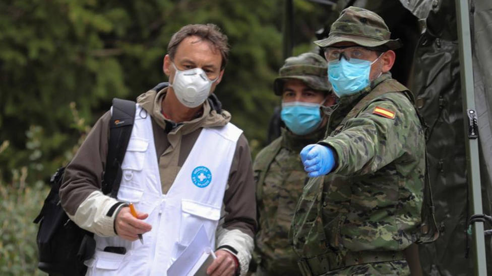 Ejército monta un hospital de campaña para aliviar las urgencias del Marañón