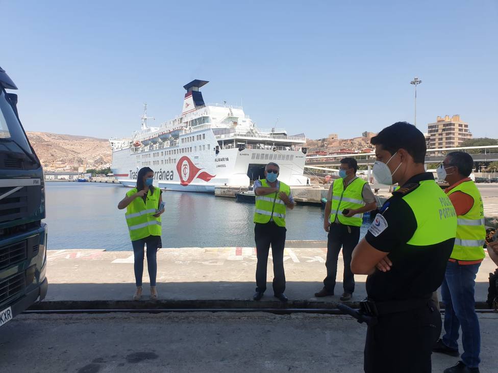 El Puerto de Almería, preparado para suministrar gas natural licuado a los ferris