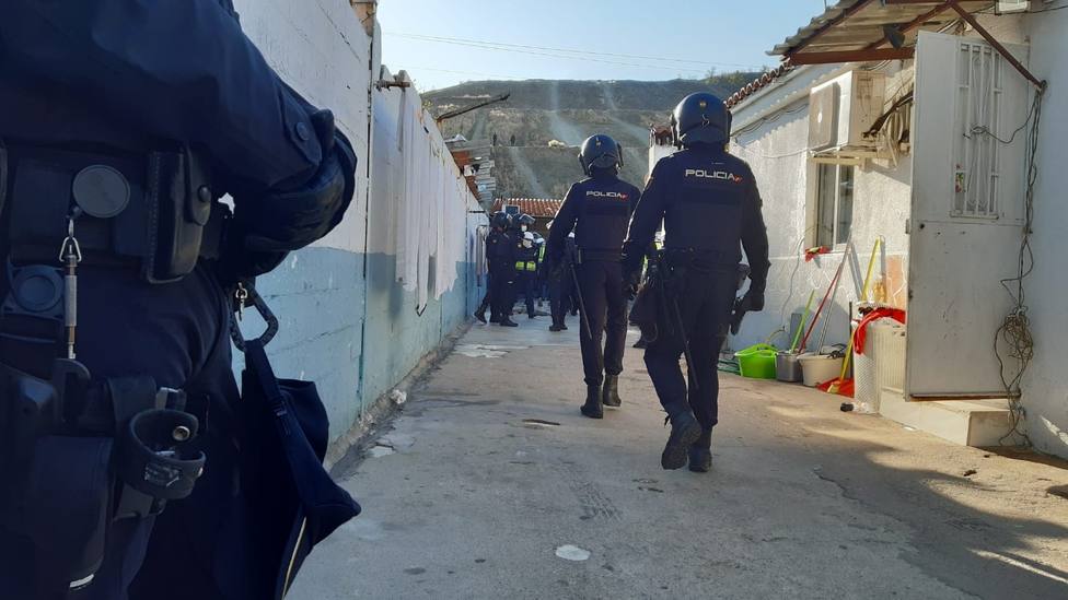 La Policía realiza registros en la Cañada Real para desmantelar plantaciones indoor de marihuana
