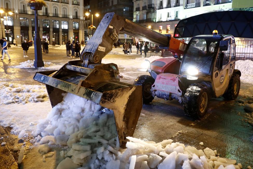 Retirada de nieve en Madrid