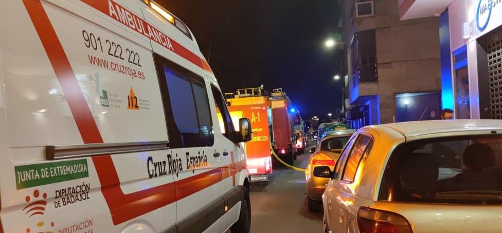 Sucesos.- Un incendio en una casa en Badajoz deja una mujer atendida por crisis de ansiedad y tres animales muertos