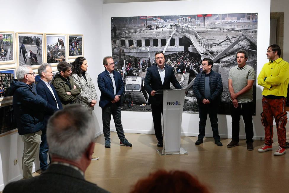 Presentación de la exposición fotográfica de Luis de Vera en Ferrol. FOTO: Diputación A Coruña