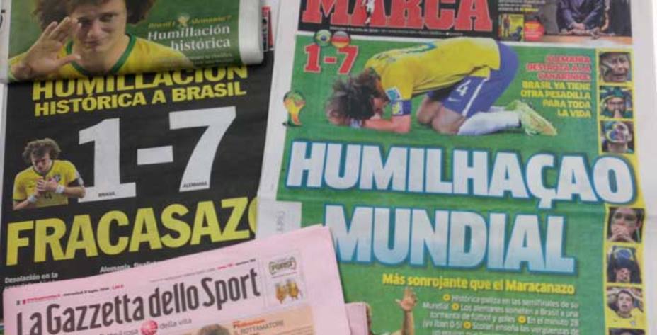 Los titulares de diferentes periódicos reflejan la derrota de Brasil ante Alemania.