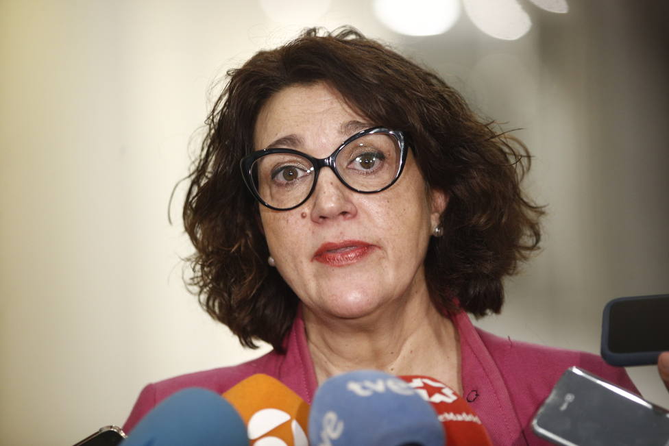 La diputada del PSOE, Soraya Rodriguez, en declaraciones a los medios de comunicaciÃ³n, explicando su no conformidad con la figura del relator que ha propuesto el Gobierno para negociar con la Generalitat.