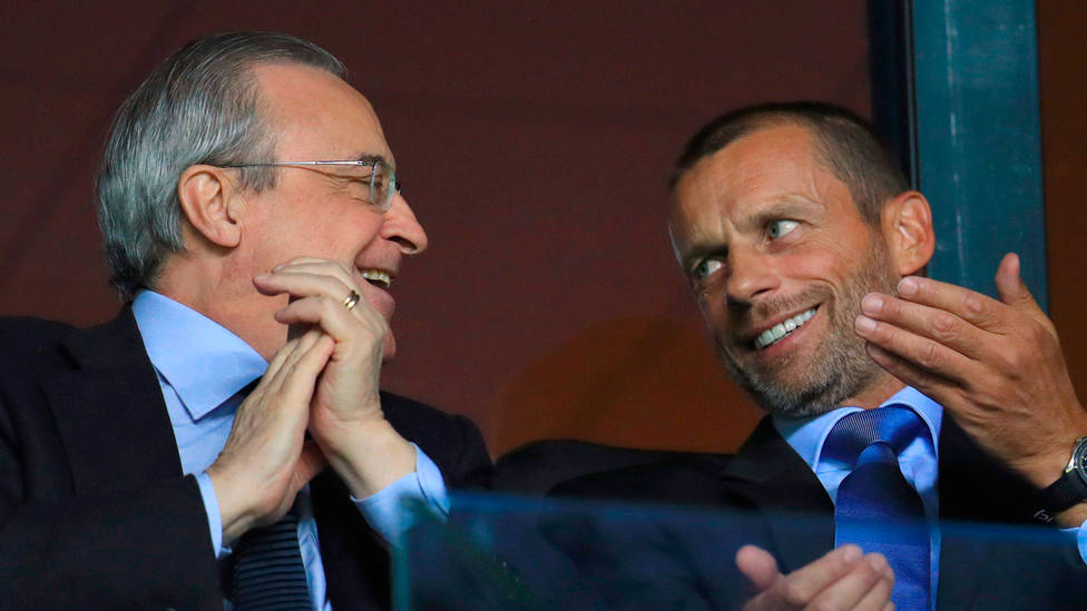 Florentino Pérez y Alexander Ceferin, presidentes del Real Madrid y de la UEFA, respectivamente. CORDONPRESS
