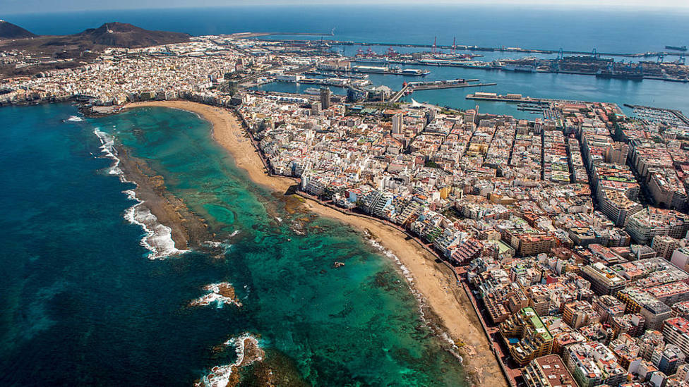 Canarias ganó en 20 años casi medio millón de habitantes