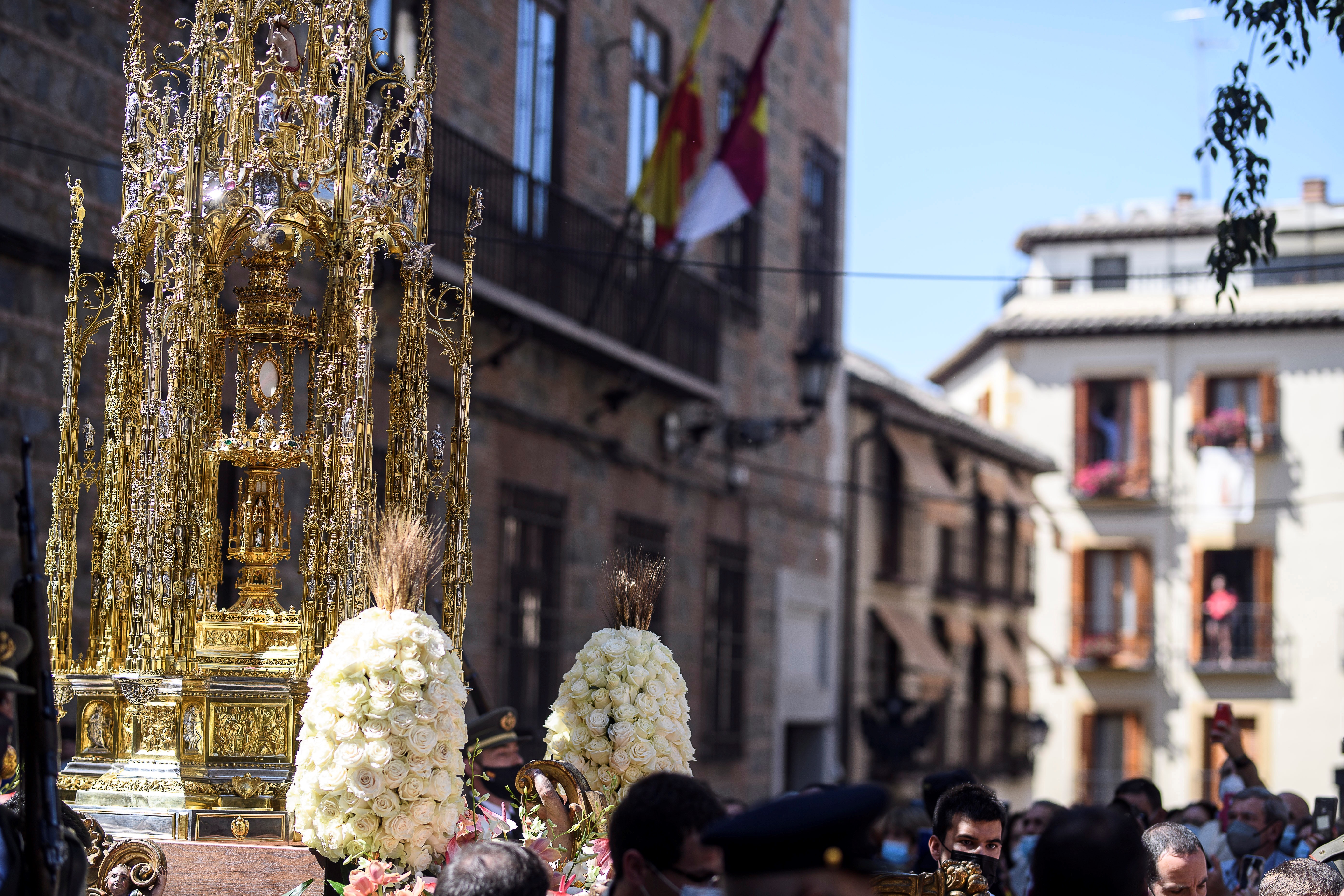 Emociones a flor de piel durante la festividad del Corpus en Toledo: Pido trabajo y que se acabe la pandemia