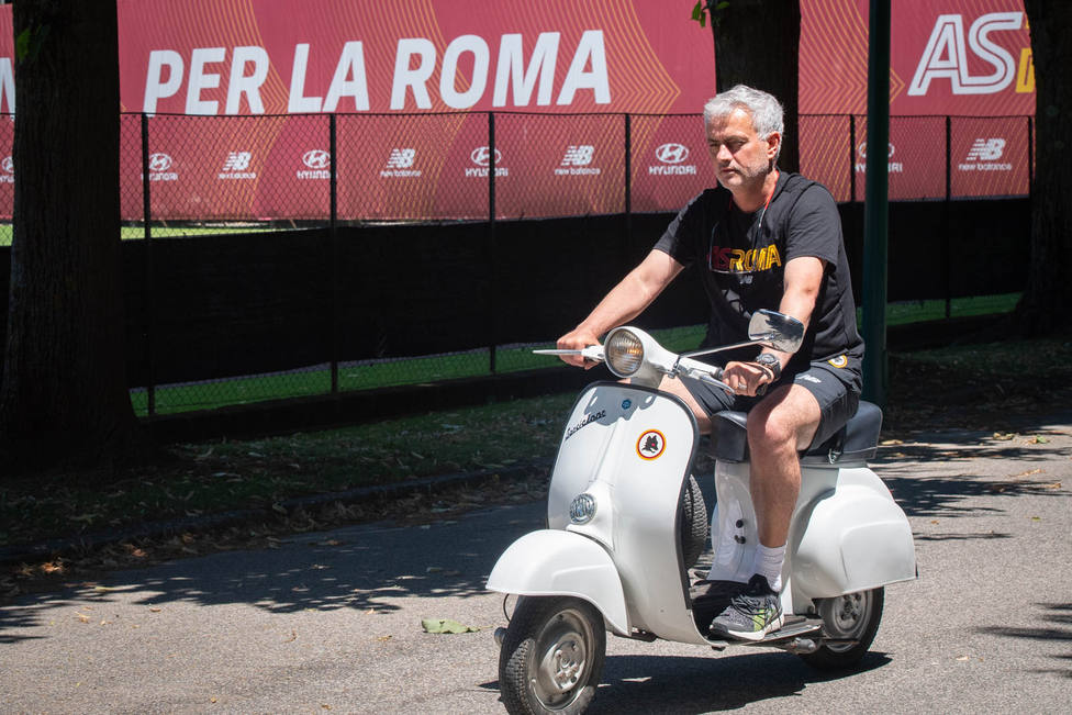 José Mourinho será técnico de la Roma hasta 2024