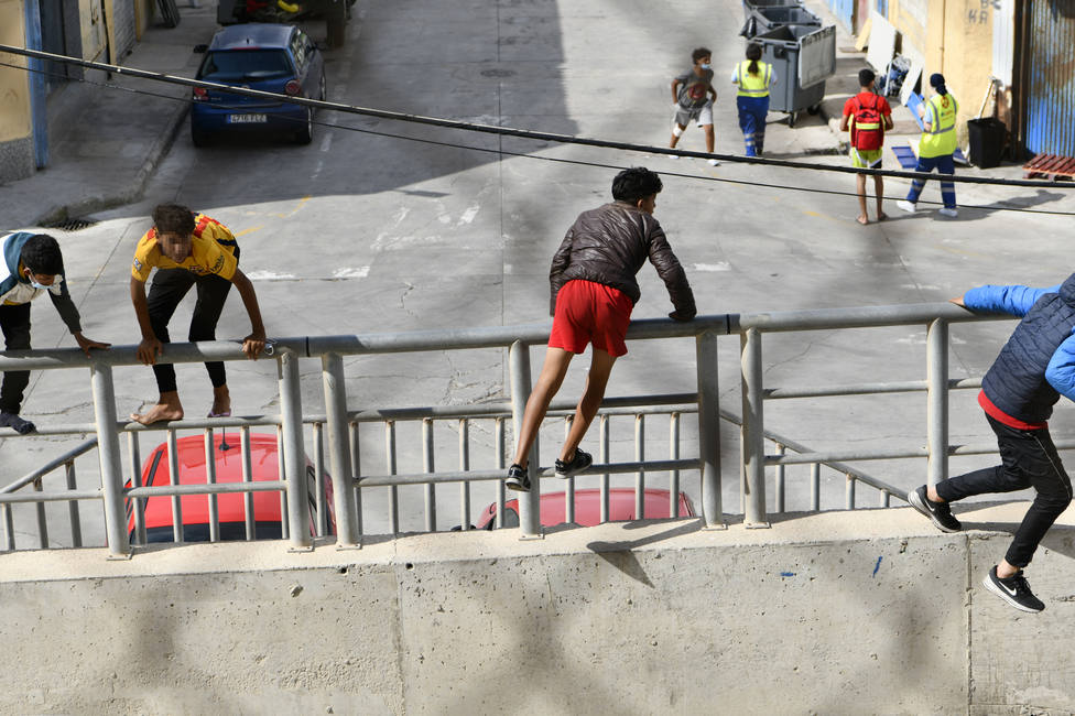 Interior prepara con Marruecos la devolución de los más de 700 menores que entraron en mayo a Ceuta