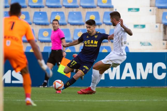 UCAM CF acaba las pruebas perdiendo ante el Hércules (3-0) - Deportes COPE  en Murcia - COPE
