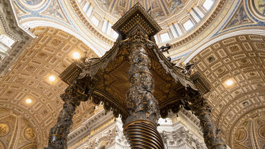 The altar with Berninis baldacchino, St. Peters Basilica, San Pietro in Vaticano, Papal Basilica