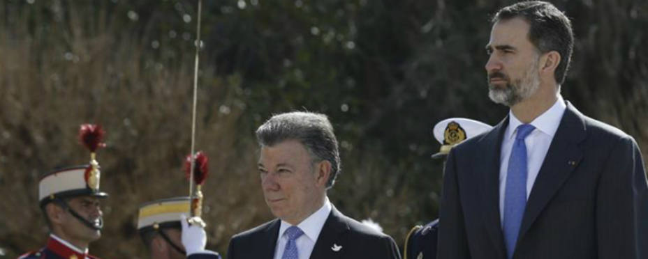 El Rey Felipe VI junto al presidente de Colombia.EFE