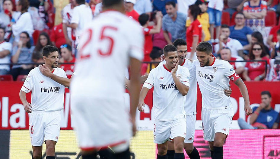 El Sevilla celebra el primer gol al Eibar (@LaLiga)