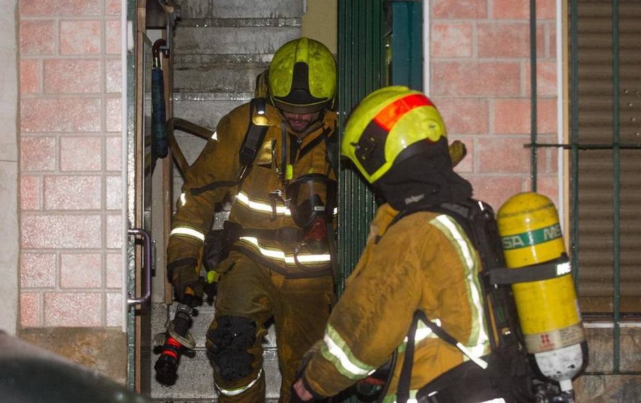 Un hombre y una mujer fallecen en el incendio de una vivienda en Sant Joan dAlacant (Alicante)