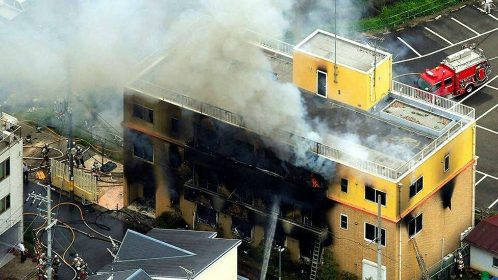 Al menos 10 muertos en un incendio provocado en un estudio de animación en Japón