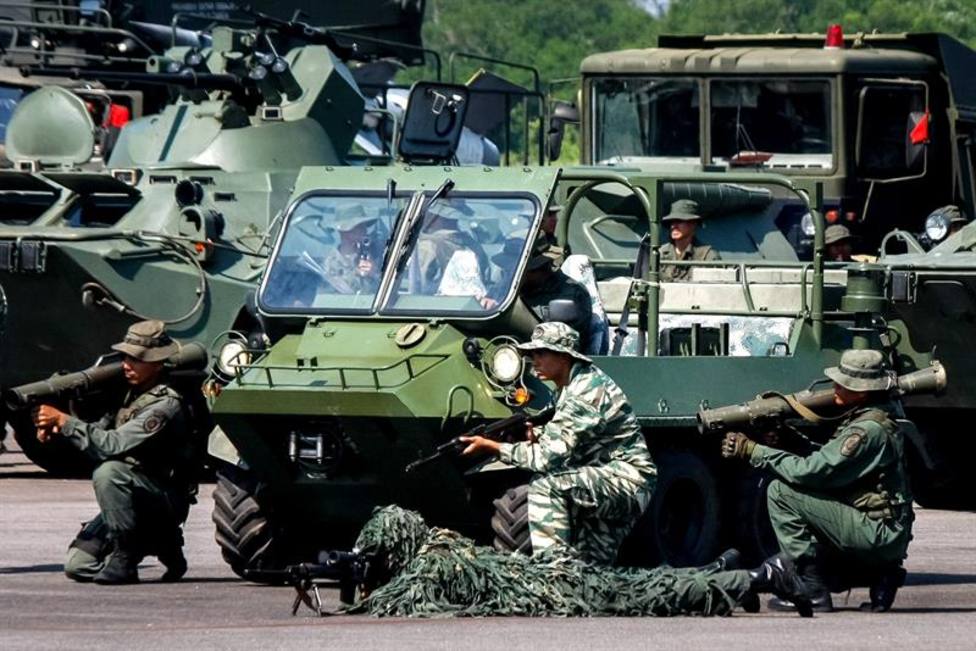 Venezuela inicia los ejercicios militares en plena frontera con Colombia