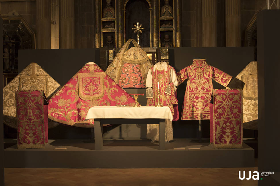 Exposición ‘Al hilo de la seda. Vestiduras y ornamentos sagrados en la Diócesis de Jaén’