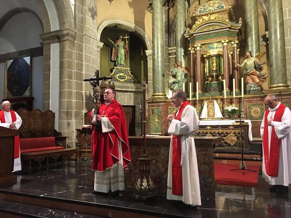 Monseñor Luis Ángel de las Heras presidió la homilía del Viernes Santo a puerta cerrada