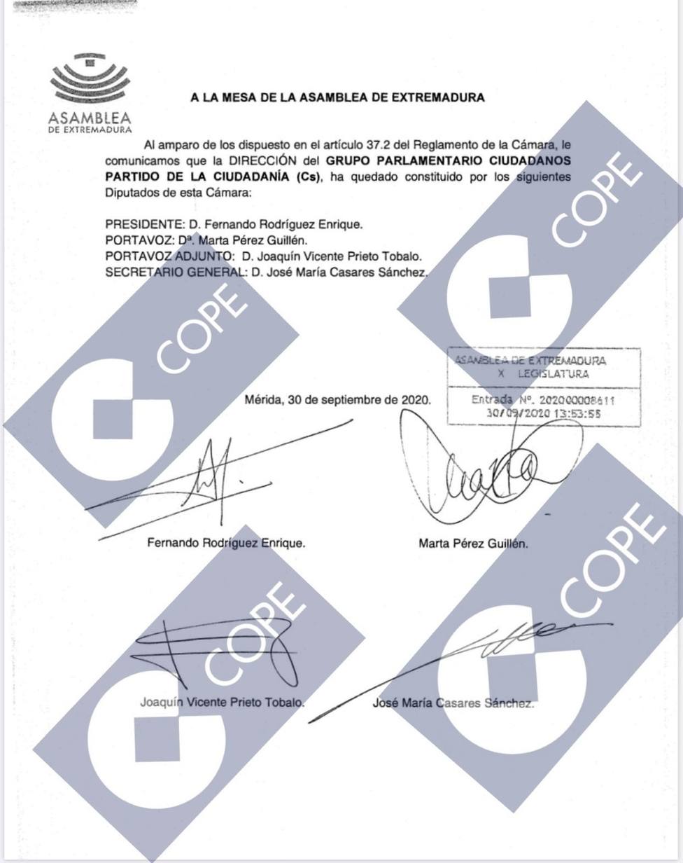 Escrito registrado en la Asamblea de Extremadura por cuatro de los sietes diputados de Cs