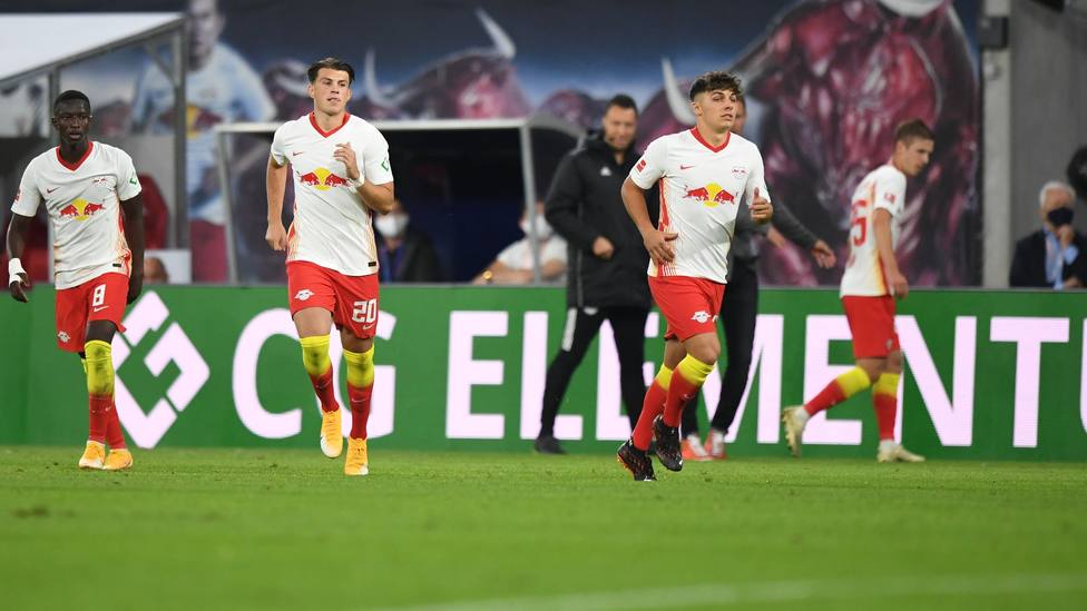 Doblete de Haaland en goleda del Dortmund; el Leipzig vapulea al Schalke 04 y se coloca líder