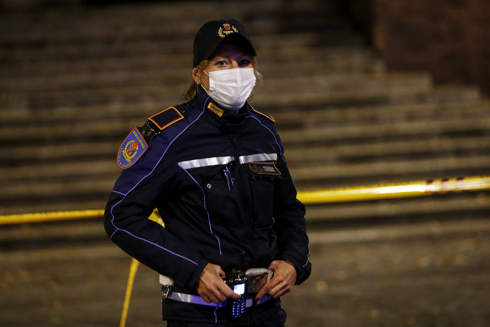 La Policía italiana detiene a tres funcionarios de Sicilia por tergiversar las cifras de coronavirus