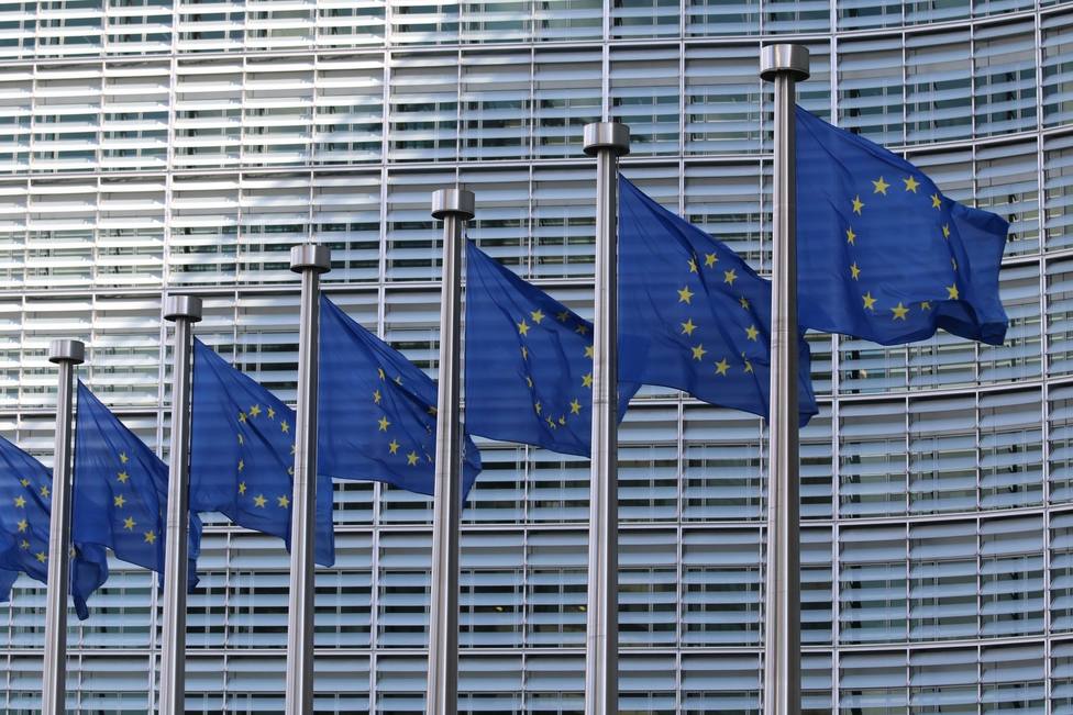 C-LM convoca tres becas para formar a especialistas en asuntos relacionados con la UE