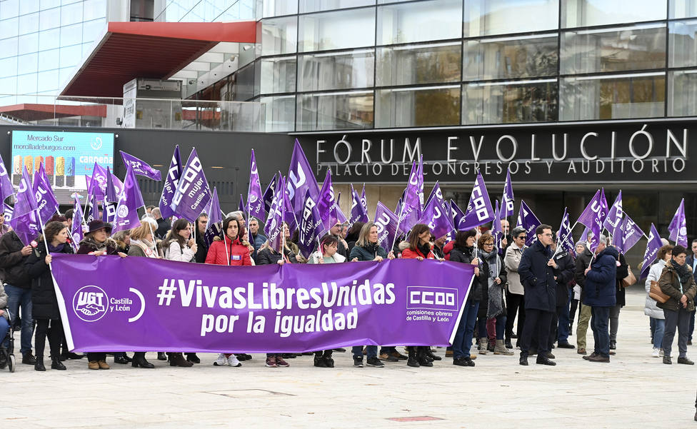 CCOO y UGT se concentran en el paseo de Atapuerca de Burgos para denunciar la violencia machista