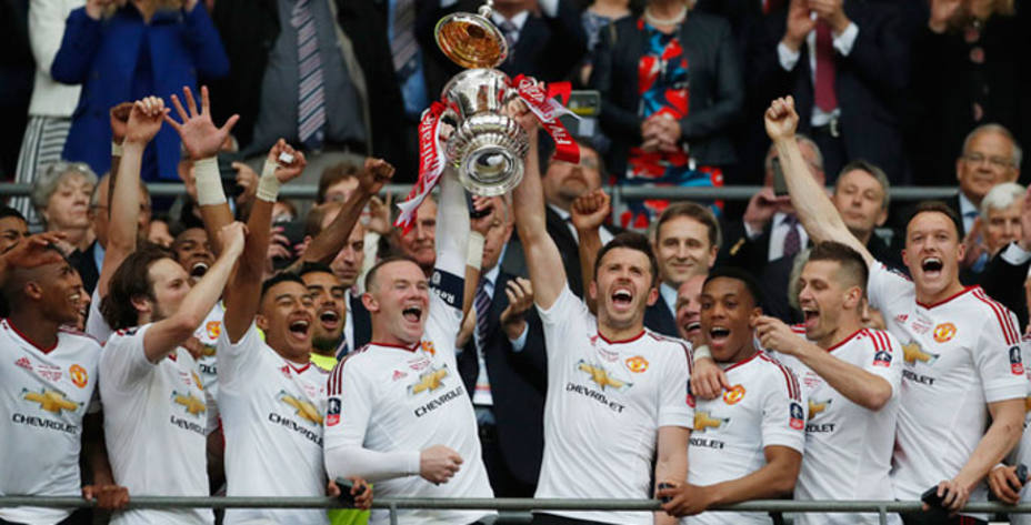 Los jugadores del Manchester celebrando el título (FOTO - Reuters)