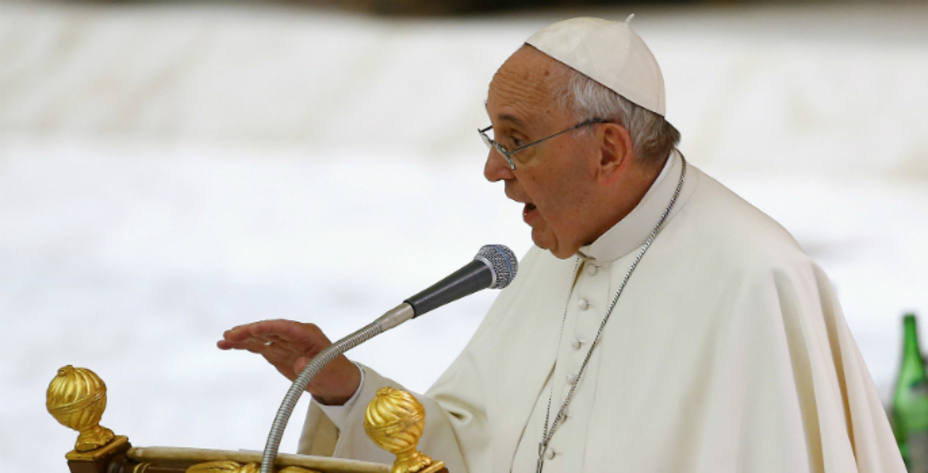 El Papa Francisco durante la Santa Misa de este domingo en la Plaza de San Pedro. REUTERS