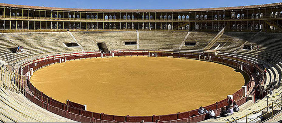 La plaza de toros de Alicante acogerá durante agosto los tres festejos programados. ARCHIVO