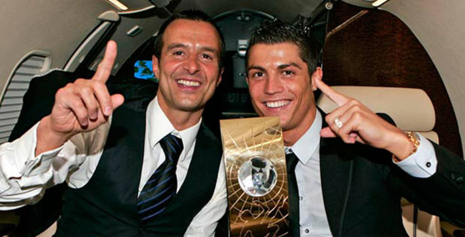 Jorge Mendes, con Cristiano Ronaldo tras ganar el FIFA World Player