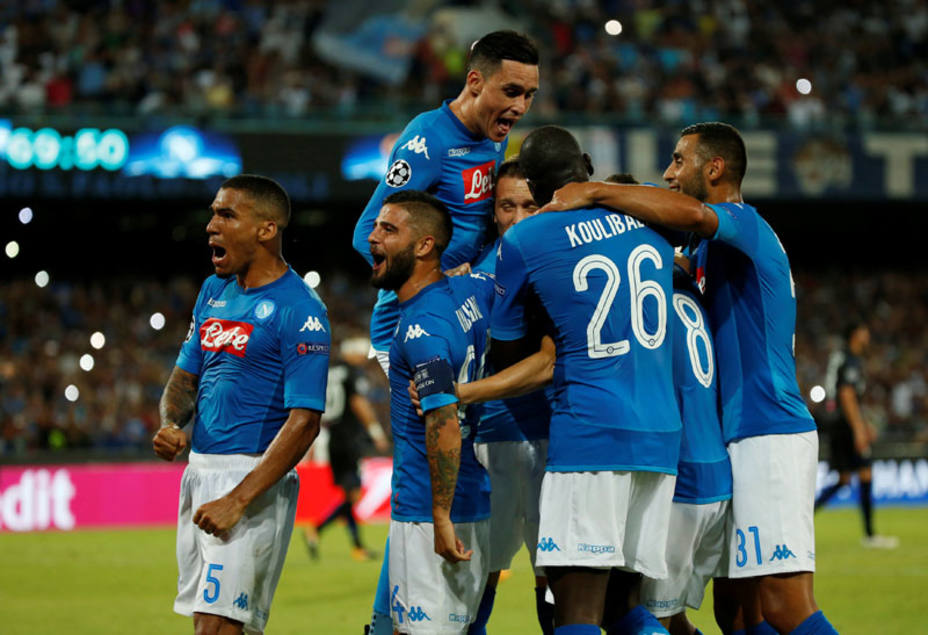 Los jugadores del Nápoles celebran uno de los goles
