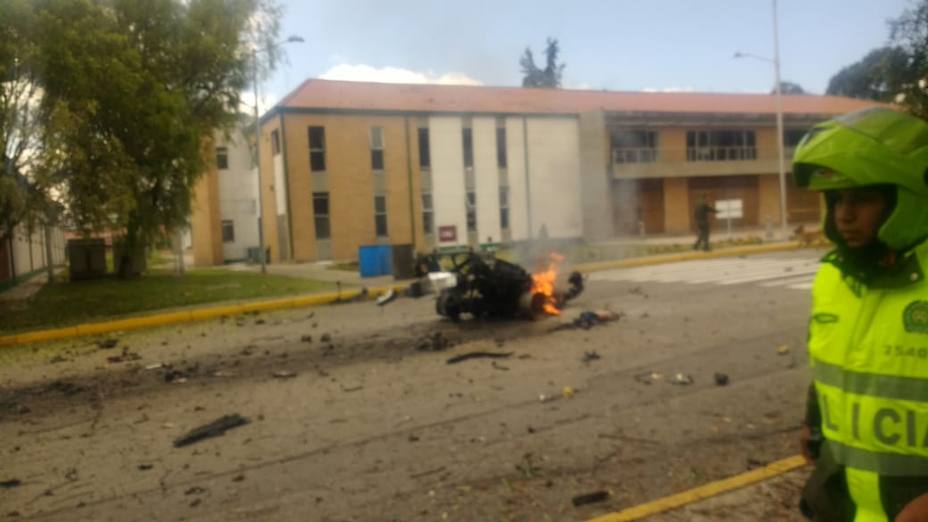 Mueren al menos 5 personas en la explosión de un coche bomba en Bogotá