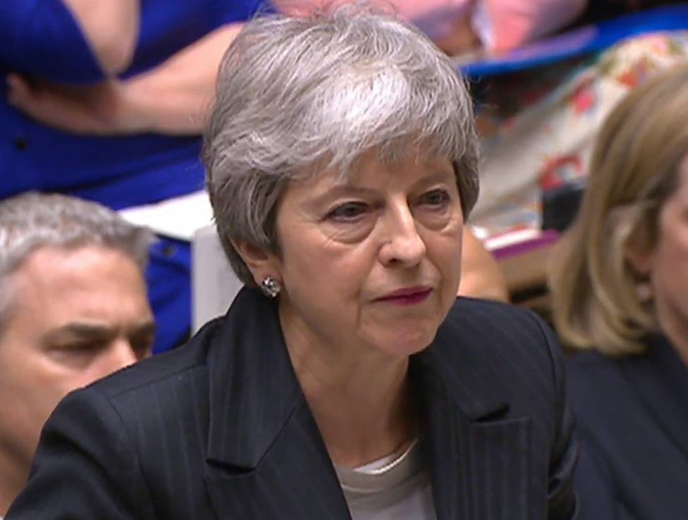 Theresa May acude a una sesión de control en el Parlamento