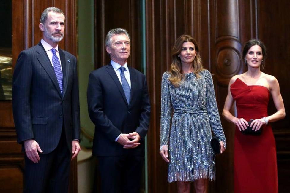 Las mejores imágenes de la recepción de los Reyes al presidente argentino y su esposa en Buenos Aires