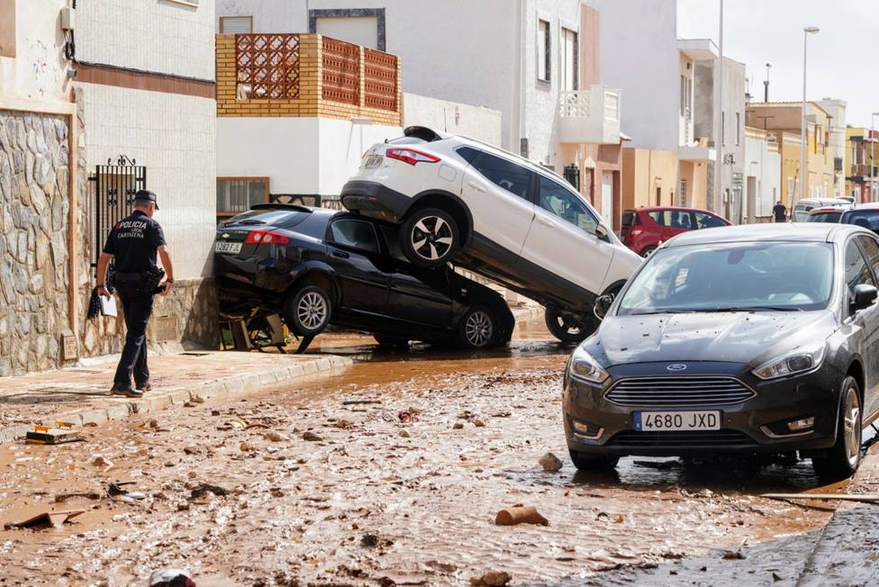 Emergencias rescató a 50 personas en sus coches y casas en el municipio de Cartagena
