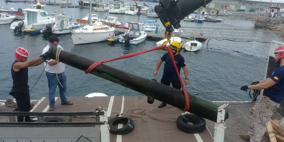 Uno de los cañones recuperados en la zona de A Costa da Morte - FOTO: Armada