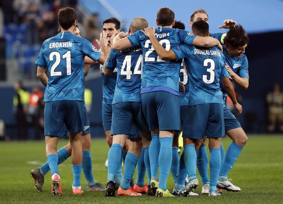 El Zenit derrota al Lyon por 2-0 y sueña con los octavos