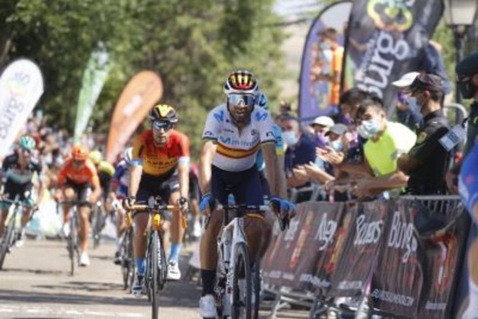 Alejandro Valverde vuelve a la competición con un tercer puesto en la primera etapa