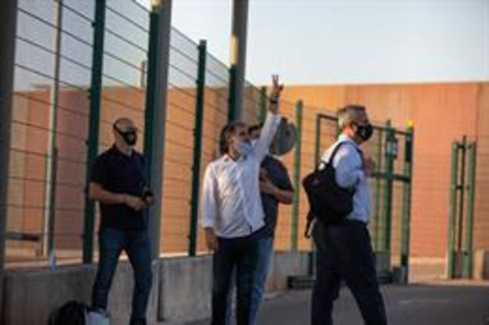 Los presos del 1-O, dentro del recinto penitenciario de Lledoners tras su comparecencia en Sant Joan de Vilato